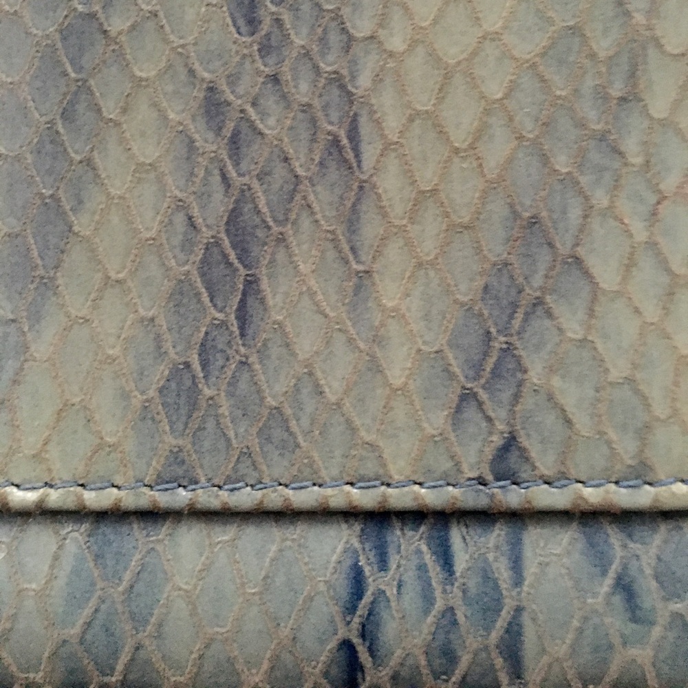 ✨Stuart Weitzman Croc Shoulder Purse✨ - Picture 2 of 6